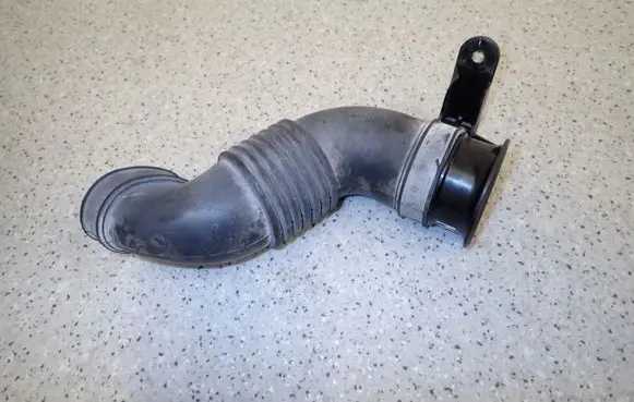 Suzuki Swift I Intercooler hose/pipe 
