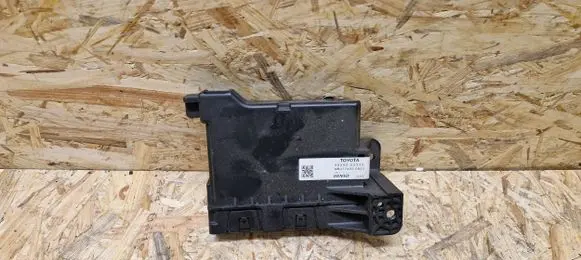 Toyota Avensis T270 Air conditioning/heating control unit 8865005300 MB2774000822
