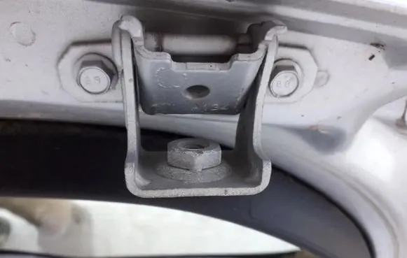 Alfa Romeo 147 Tailgate/trunk/boot hinge
