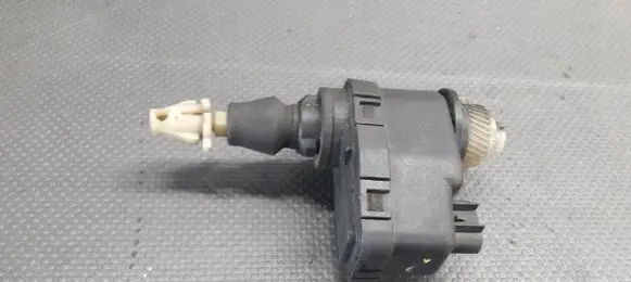 Chrysler Grand Voyager II Headlight level adjustment motor 90FG13K198AA