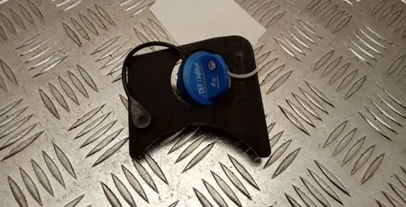 Jeep Grand Cherokee AdBlue liquid reservoir 68193810AB