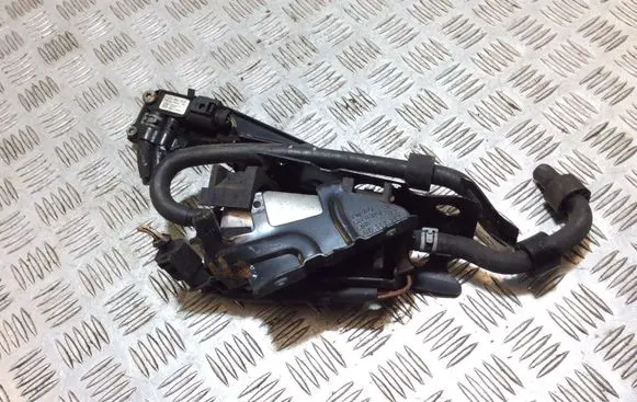 Audi A3 S3 A3 Sportback 8P Fuel injection high pressure pump 1K0906089A