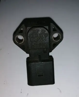 Volkswagen PASSAT B5 Air pressure sensor 0281002177 038906051
