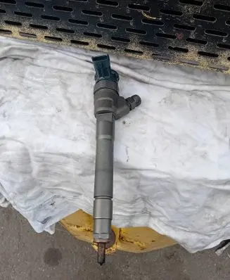Renault Megane IV Fuel injector 0445110546