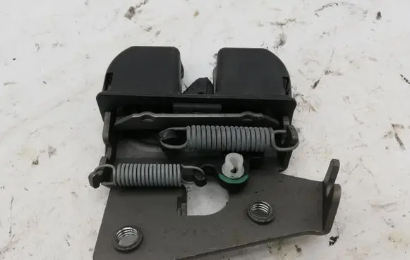 BMW 5 E60 E61 Seat back rest lock catch 52207112864 7112865