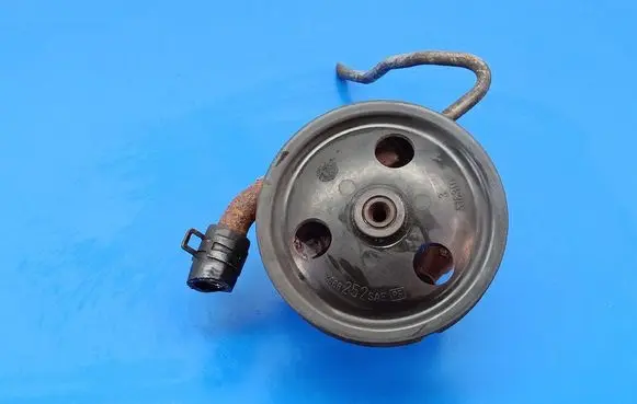 Chevrolet PT Cruiser Power steering pump 4656402AE