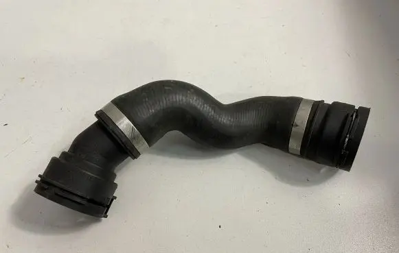 BMW 5 F10 F11 Engine coolant pipe/hose 8511928