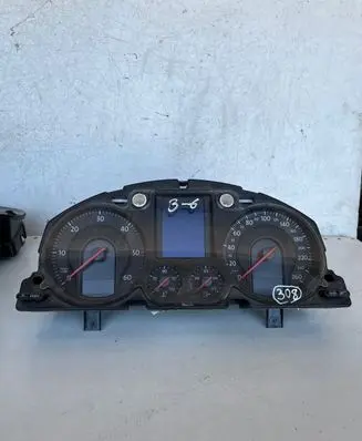 Volkswagen PASSAT B6 Speedometer (instrument cluster) 3C0920870Q V0033000