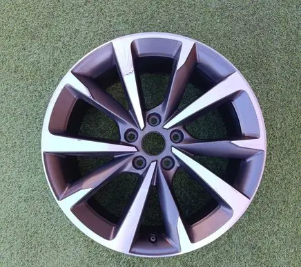 Seat Leon IV R18 alloy rim 5FA601025E