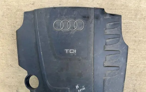 Audi A5 Sportback 8TA Engine cover (trim) 03L103925