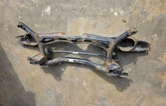 Volkswagen Golf VII Rear subframe 5Q0505315G 5Q0505311D