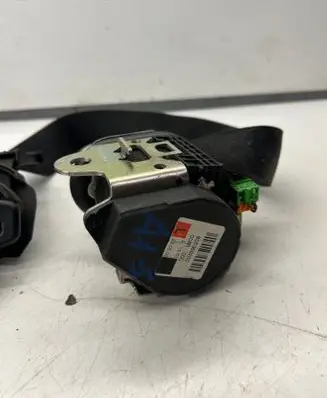 Mercedes-Benz E W211 Front seatbelt 605369200 008R000 A2118605185