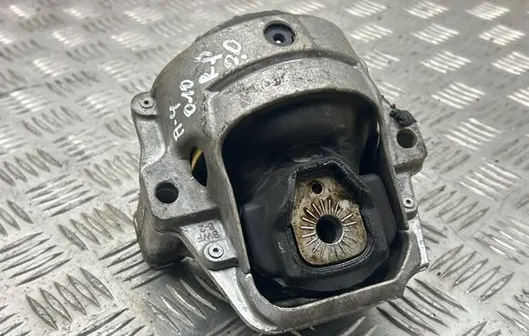 Audi A4 S4 B8 8K Engine mount bracket