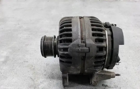 Audi A4 S4 B6 8E 8H Generator/alternator