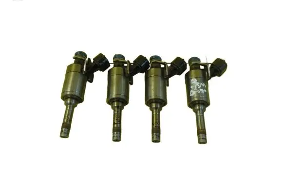 Nissan Juke I F15 Fuel injector 166001KC0A 0261500092