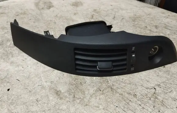 Toyota Corolla Verso AR10 Dash center air vent grill 5568064010 5567064020