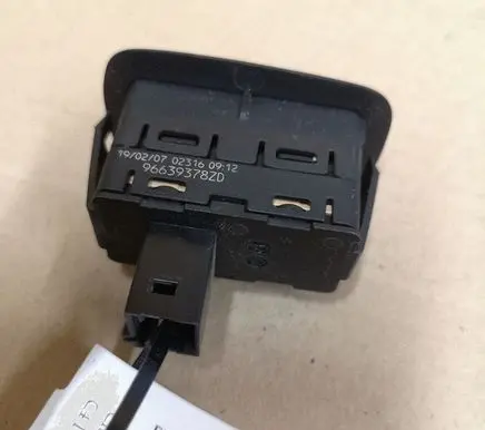 Citroen C4 I Picasso Electric window control switch 96639378ZD
