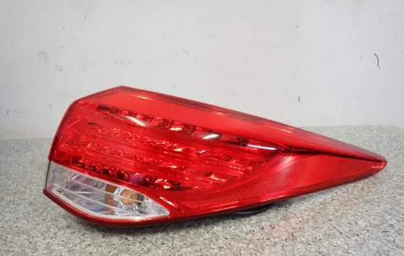 Hyundai i40 Rear/tail lights 92402-3Z000