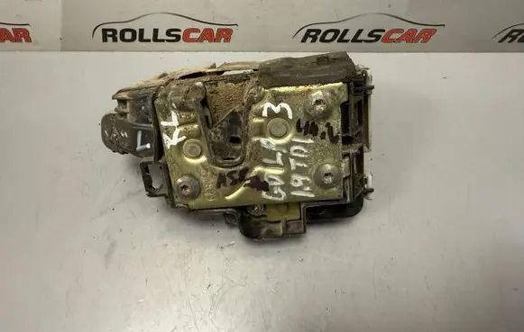 Volkswagen Golf III Rear door lock 1H4839015A