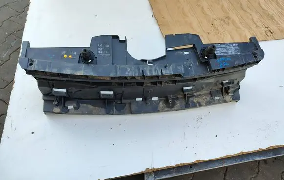 Renault Kangoo II Radiator support slam panel