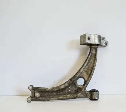 Volkswagen PASSAT B6 Front lower control arm/wishbone