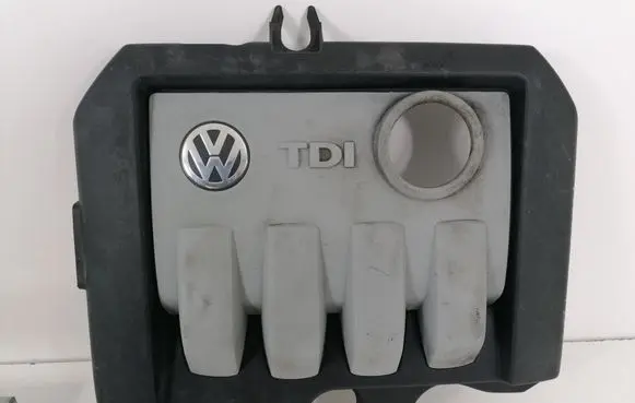 Volkswagen Touran I Engine cover (trim) 03G103925