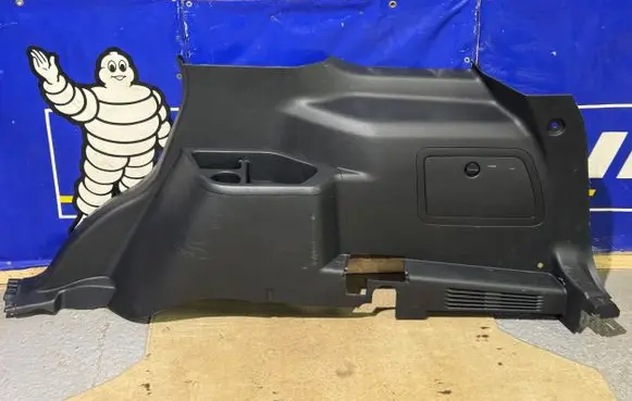 Ford Explorer Trunk/boot lower side trim panel BB537831112