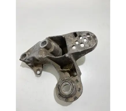 Volkswagen PASSAT B5 Engine mounting bracket 4B0199351A