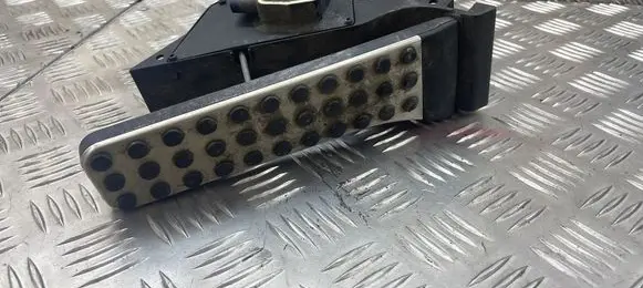 Mercedes-Benz C W204 Accelerator throttle pedal A204300204