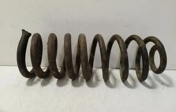 Volkswagen Golf III Rear coil spring