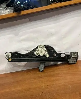 Mercedes-Benz E W211 Rear door window regulator with motor A2118202442 D3587