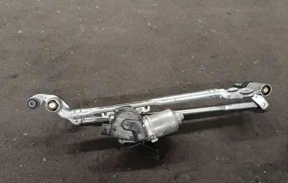 BMW X5 F15 Front wiper linkage and motor 7292653
