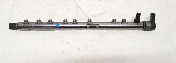 BMW 6 F06 Gran coupe Fuel distributor 780542302 0281002949 0281002948