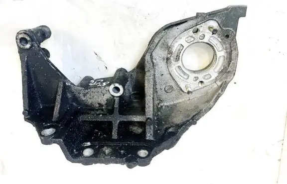 Mazda 6 Engine mounting bracket
