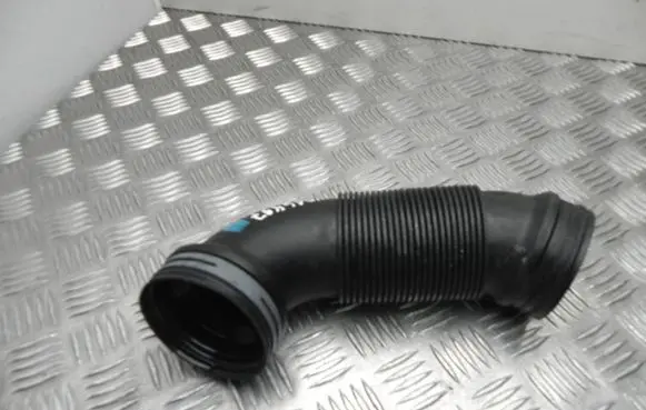Volkswagen Jetta IV Air intake hose/pipe 5N0129684G VD16497