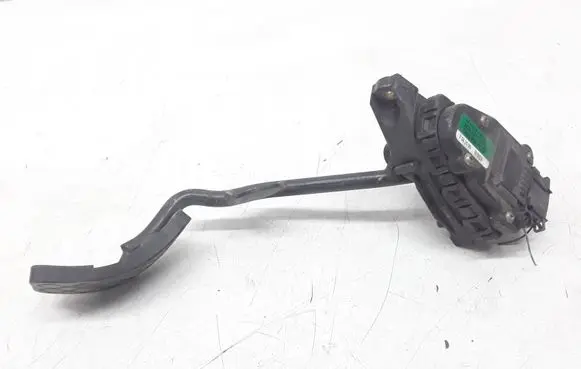 Volkswagen PASSAT B5 Accelerator throttle pedal 8D2721523B