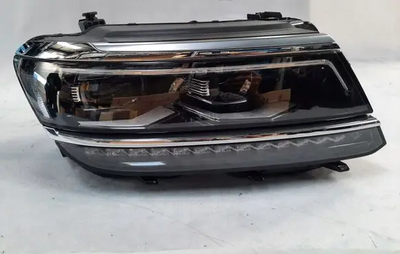 Volkswagen Tiguan Headlight/headlamp 5NN941082C
