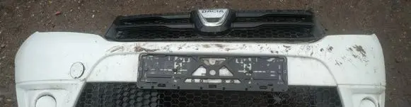 Dacia Sandero Front bumper baltas