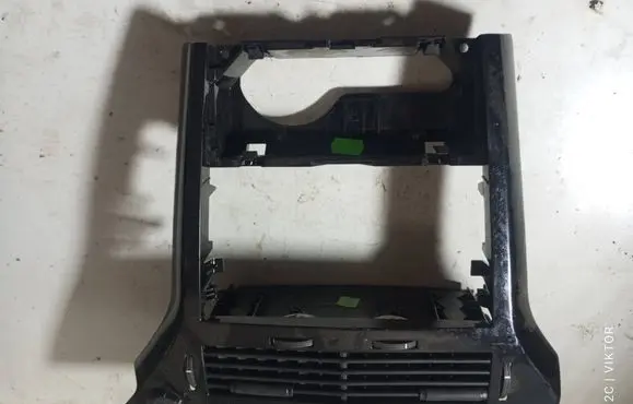 Opel Astra H Radio/GPS head unit trim 13141091