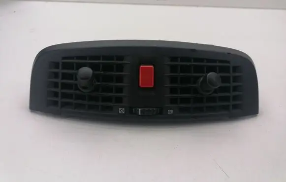 Cadillac CTS Dash center air vent grill 25703804 M1516E1430