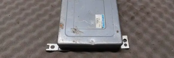 Mazda 626 Engine control unit/module F8K918701A