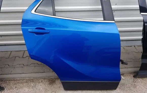 Opel Mokka X Rear door 