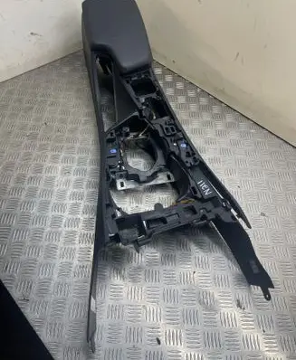 BMW 3 F30 F35 F31 Center console 9235470 0003648191