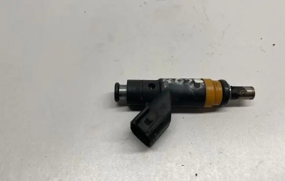 Dodge RAM 1500 DS Fuel injector 05037479AC