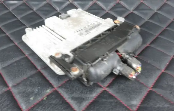 Audi A3 S3 8P Engine control unit/module 8P7907115K 8P0907115Q 0261S04940