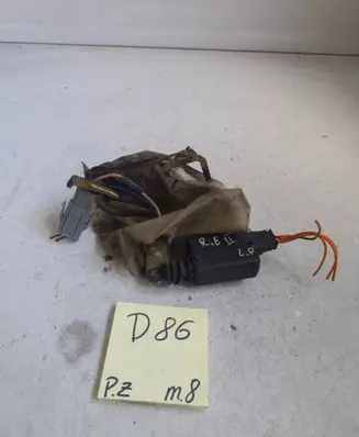 Renault Espace II Front door lock 82347329