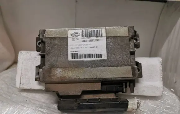 Fiat 500 Cinquecento Engine control unit/module IAW16FE0 CU11AT97 465241
