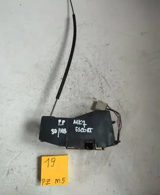 Ford Escort Front door lock 29473289