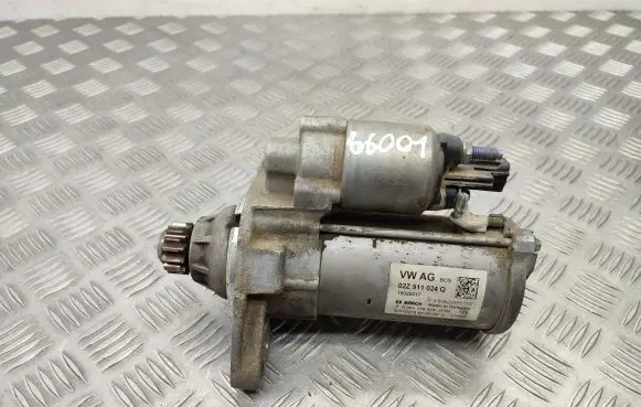 Volkswagen Golf VII Starter motor 02Z911024Q 0001179514