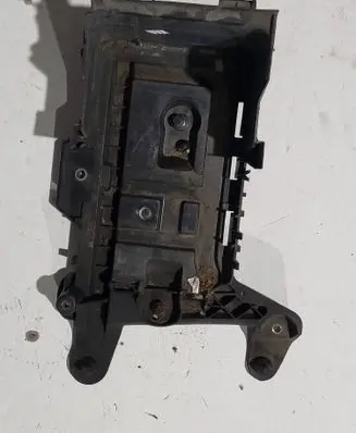 Volkswagen Golf VI Battery tray 1K0915333